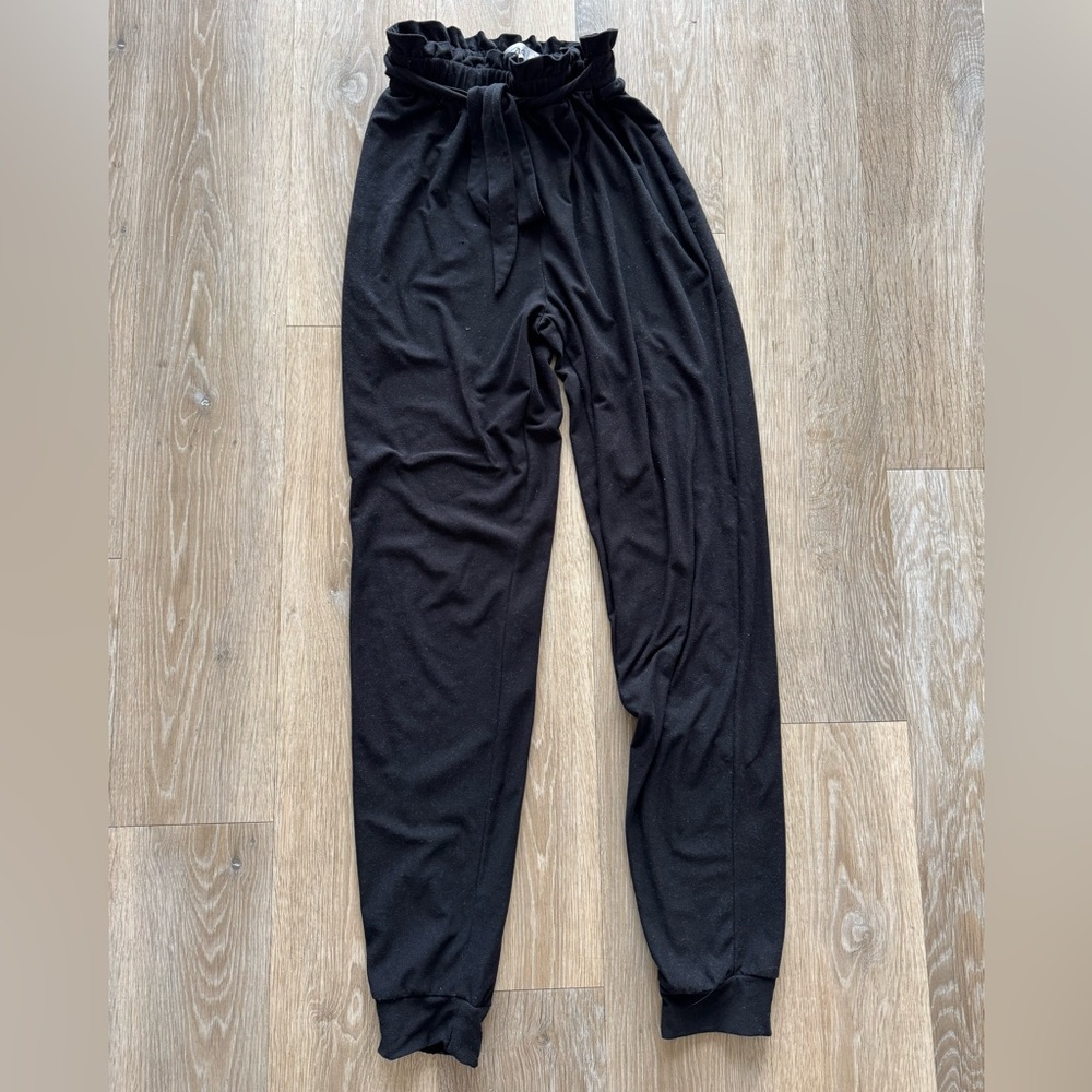 Mudd Charcoal Elastic Waist Pants